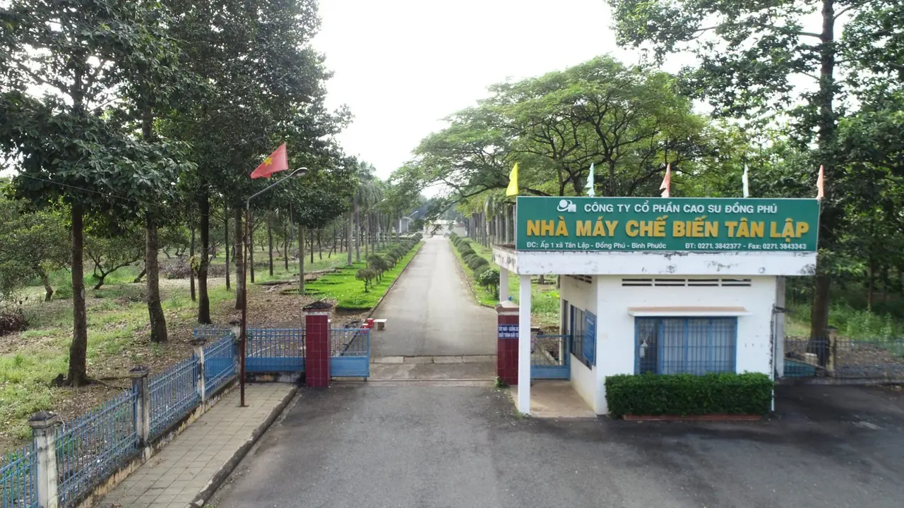 Cổng Nhà máy Chế biến Tân Lập